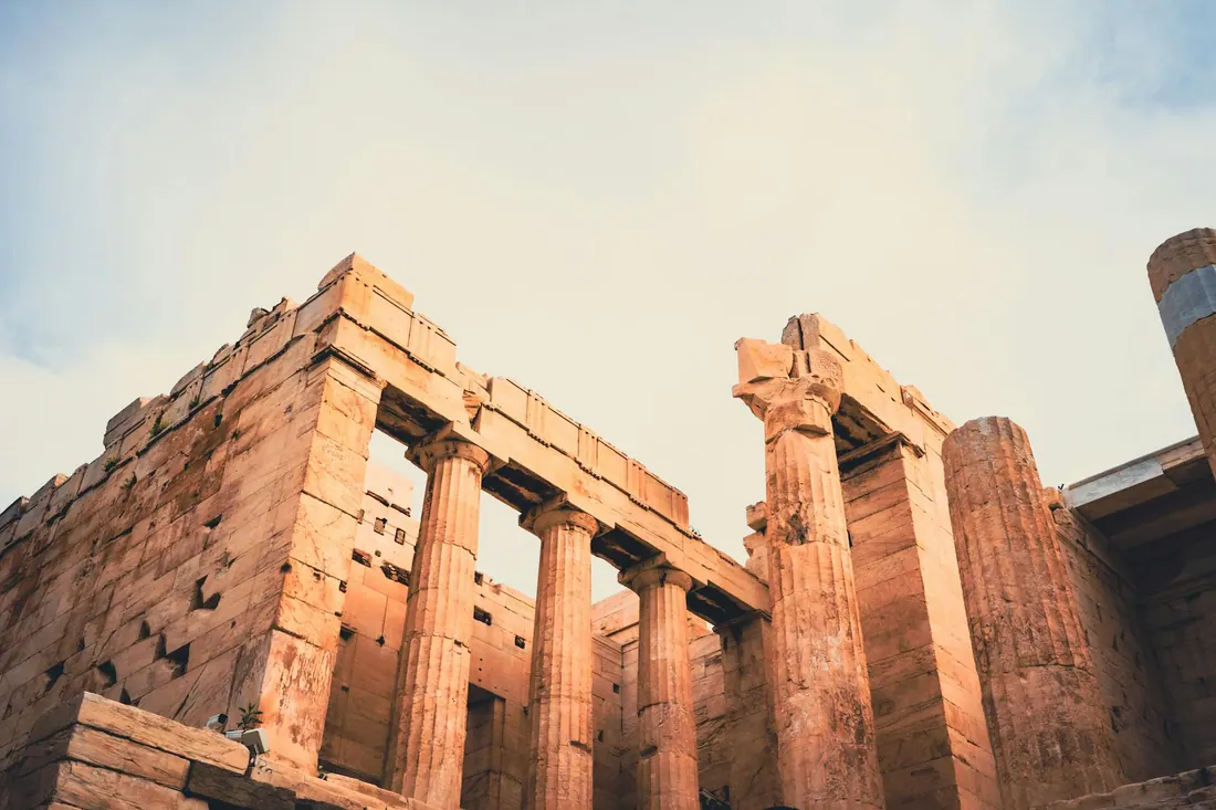 Ancient ruins of the Acropolis in Athens — city transfers and sightseeing pickups