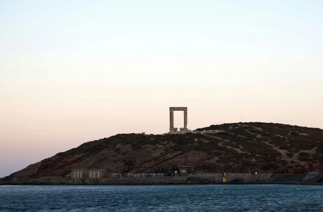Aegean sea and Naxos coastline — Greek island hopping from Piraeus or Athens