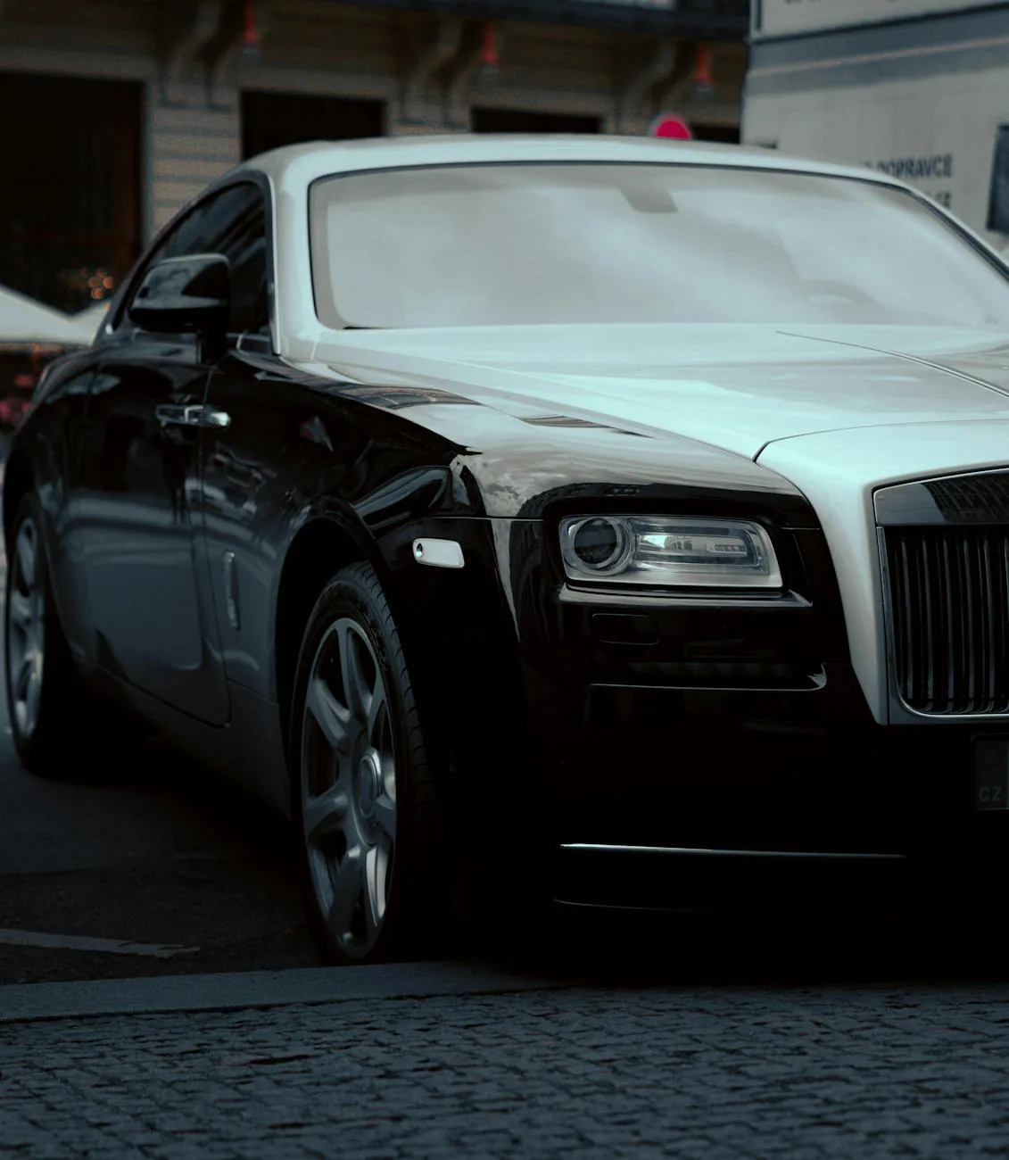 Vehicle for Athens airport and city transfers